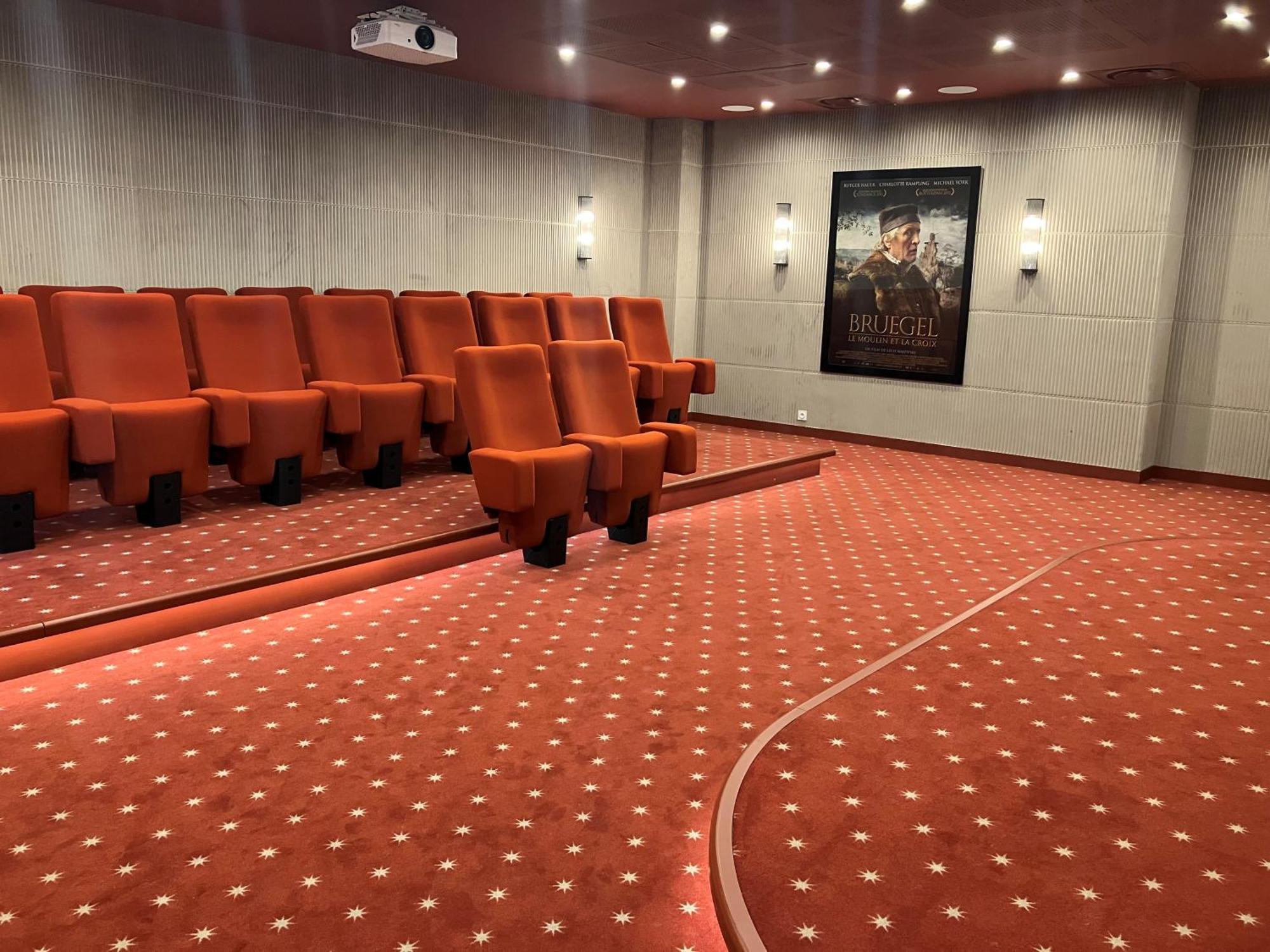 Montana Bussy Saint Georges Aparthotel Bagian luar foto