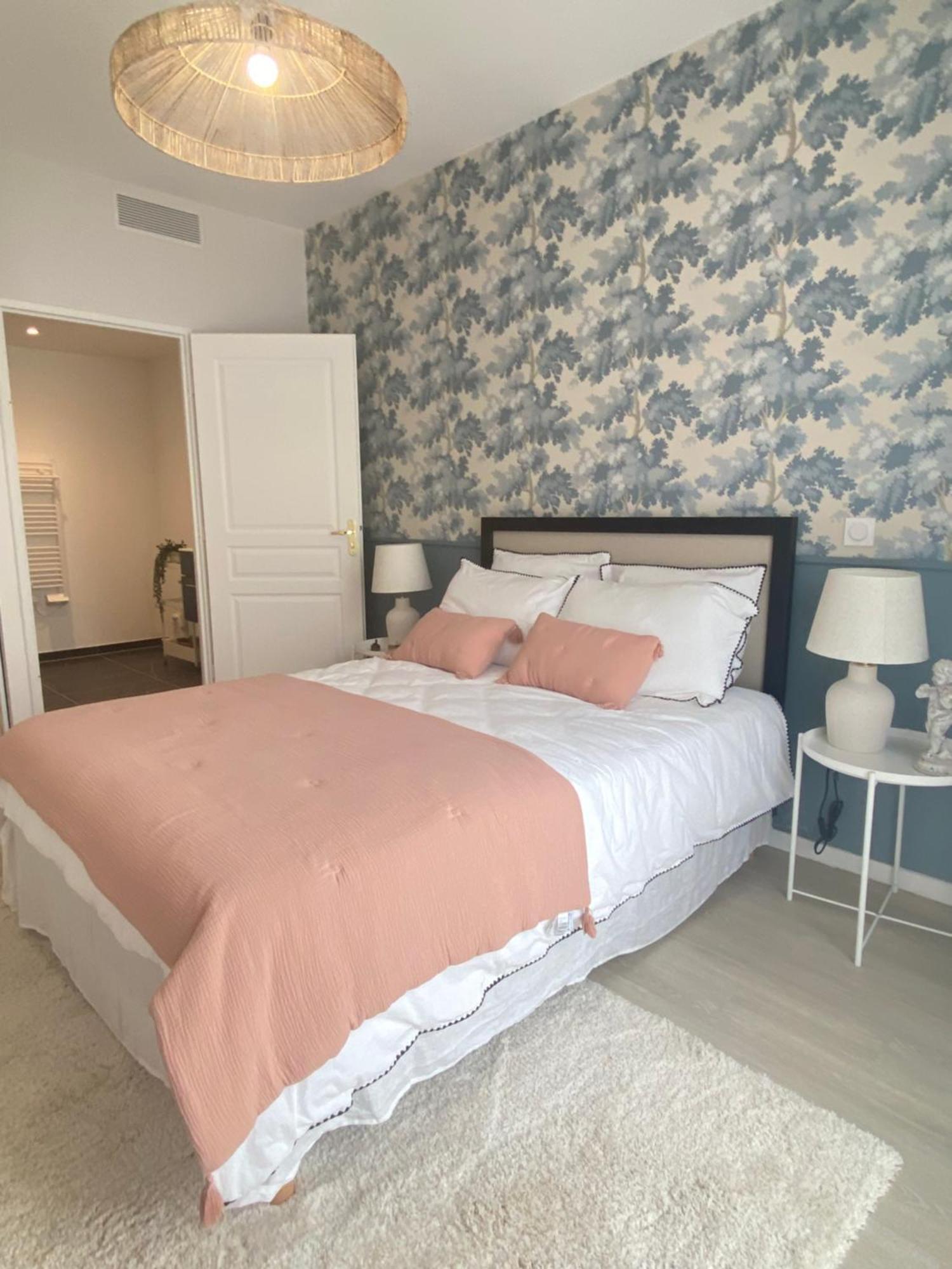 Montana Bussy Saint Georges Aparthotel Bagian luar foto