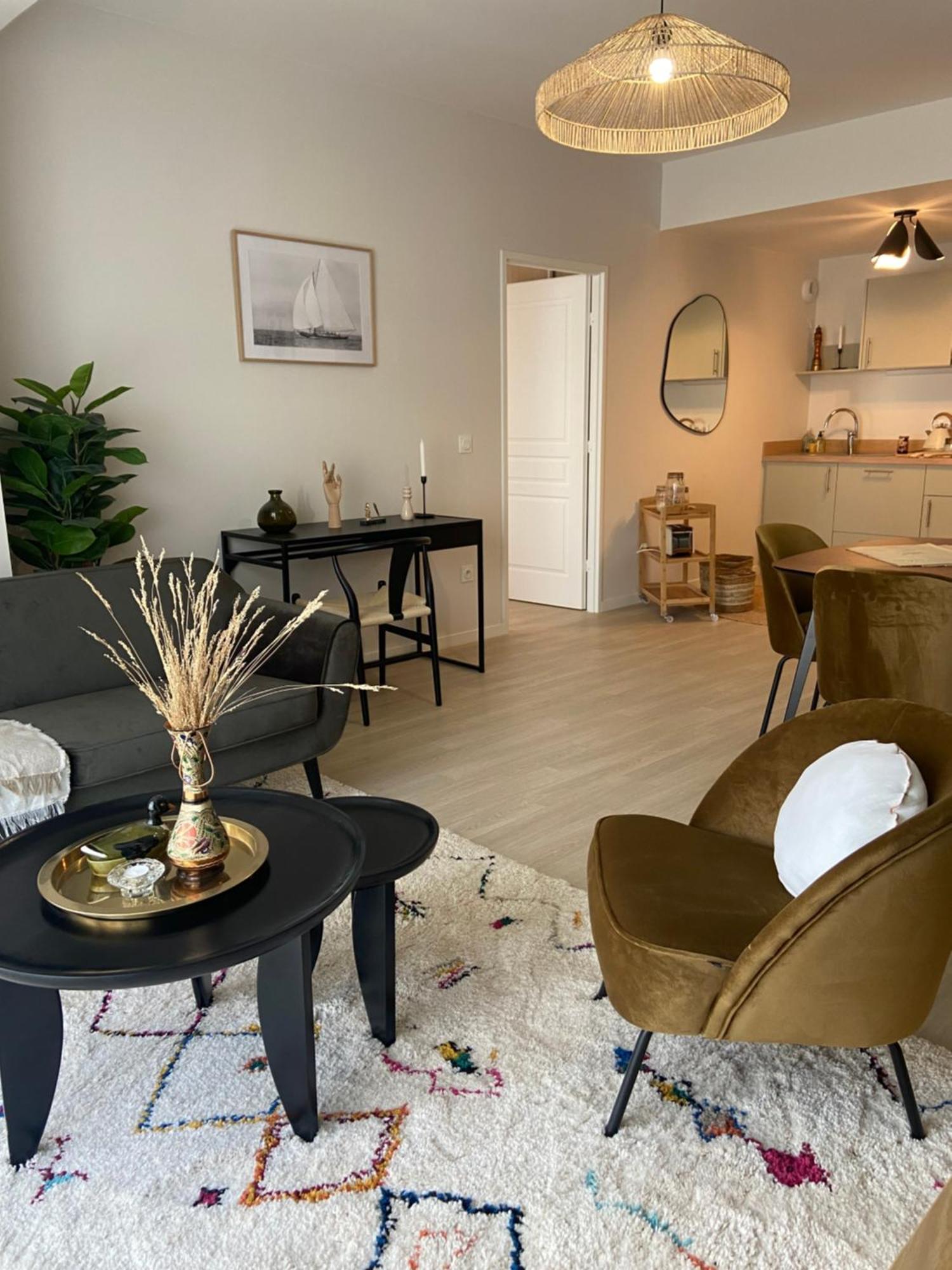 Montana Bussy Saint Georges Aparthotel Bagian luar foto